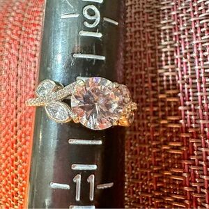 Fragrant Jewels Silver Ring with Sparkling Stone